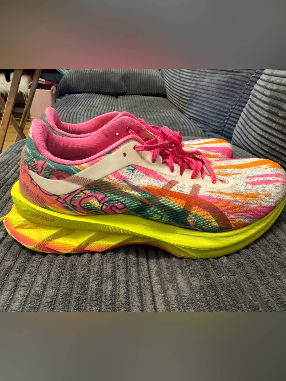 ASICS Novablast Color Injection Pack Running Shoe hot pink/ sour yuzu - Picture 2 of 11